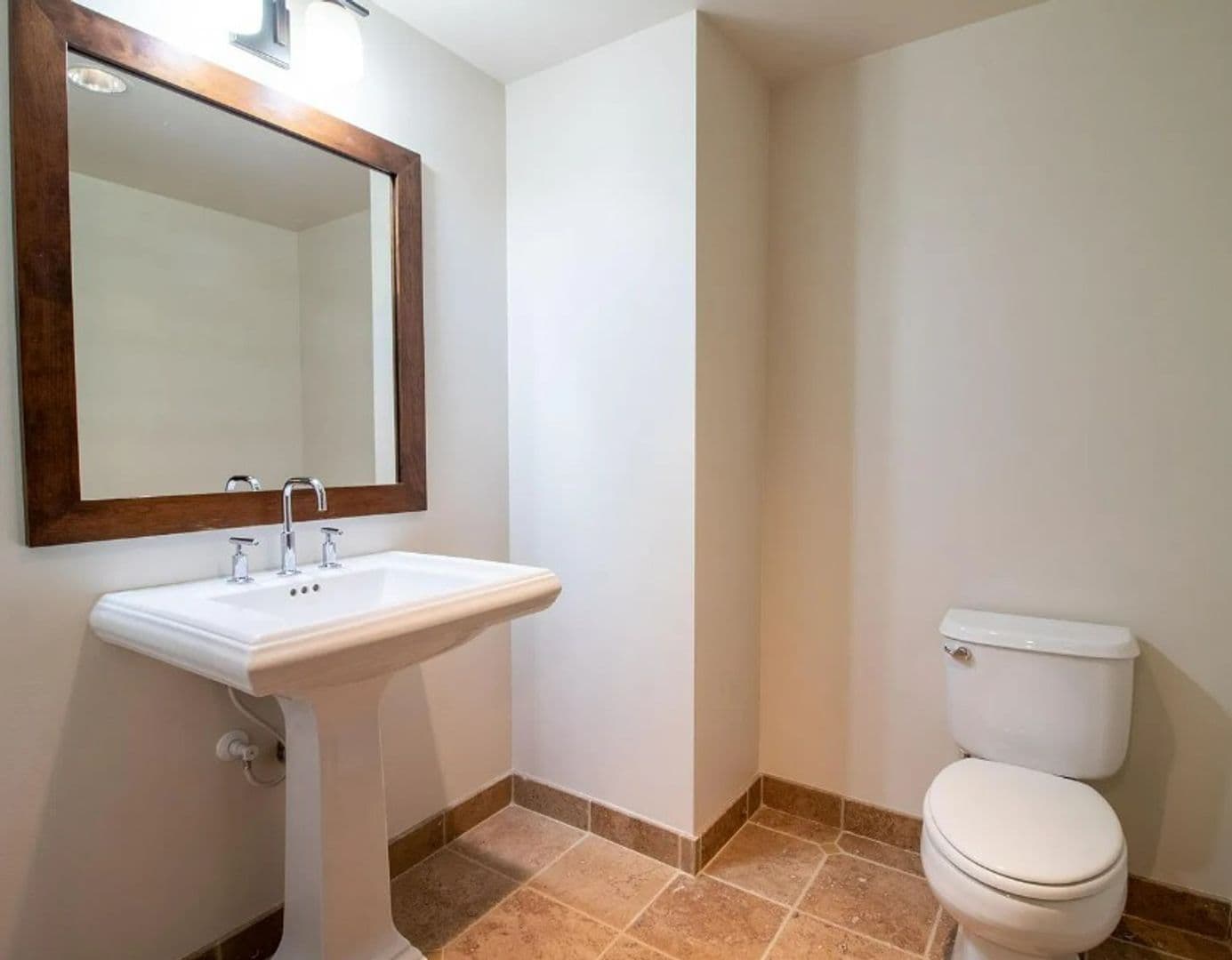Bellevue Townhome: 10660 NE 9th Place