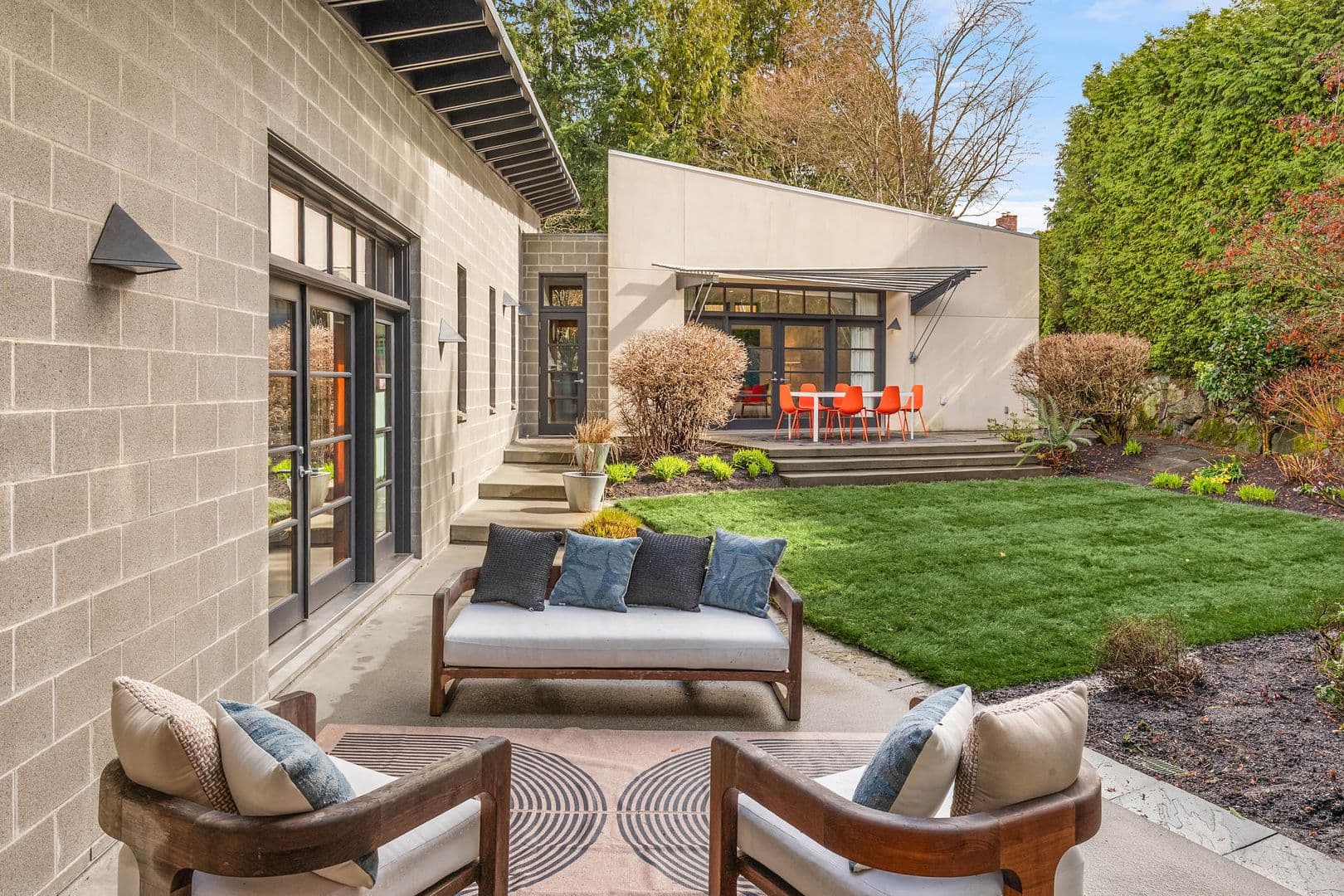 Yarrow Point House: 4218 92nd Avenue NE
