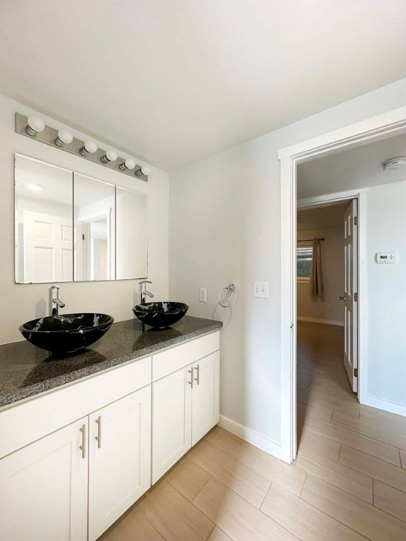 Seattle House: 300 NW 47th Street (ADU)
