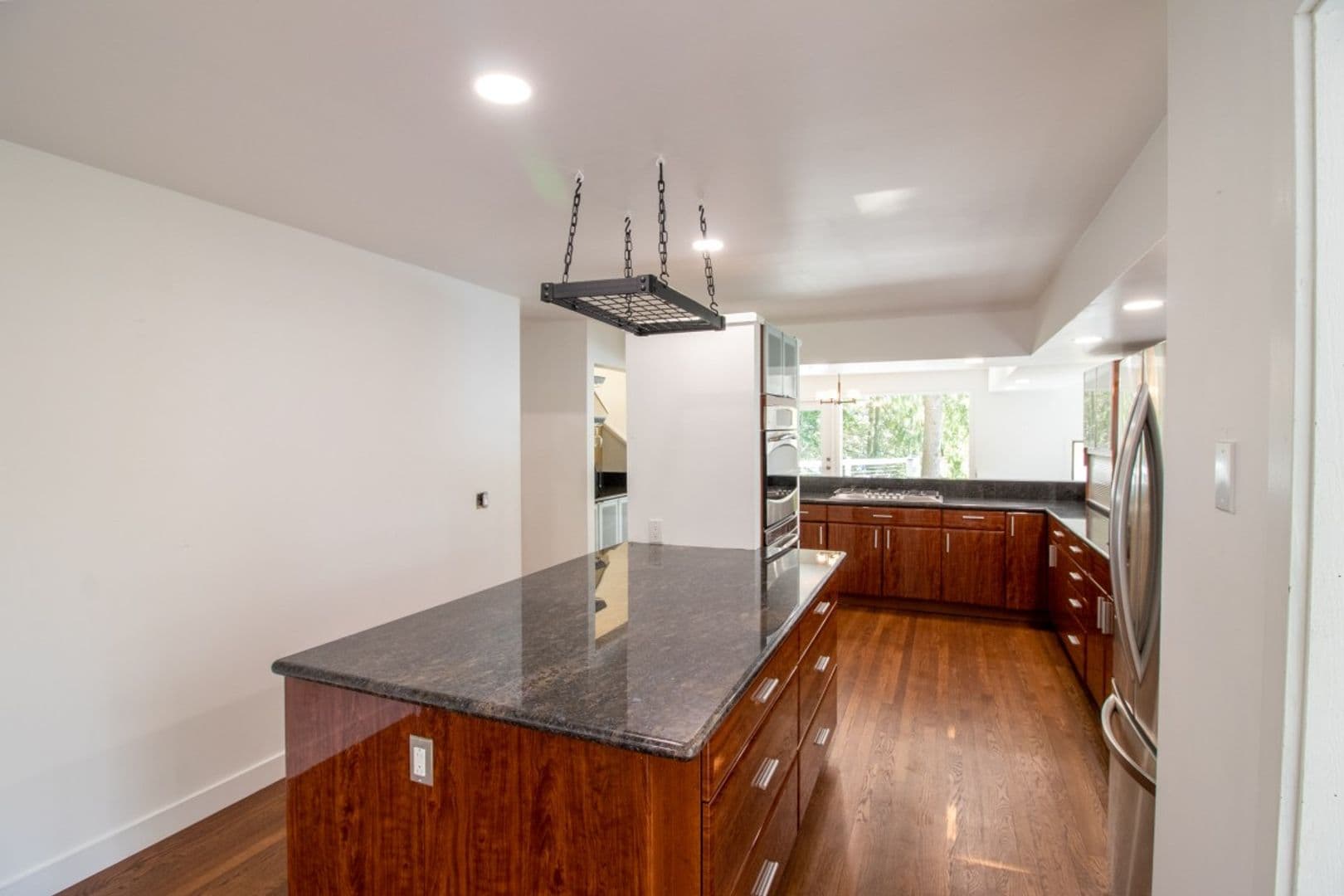 Mercer Island House: 7255 East Mercer Way