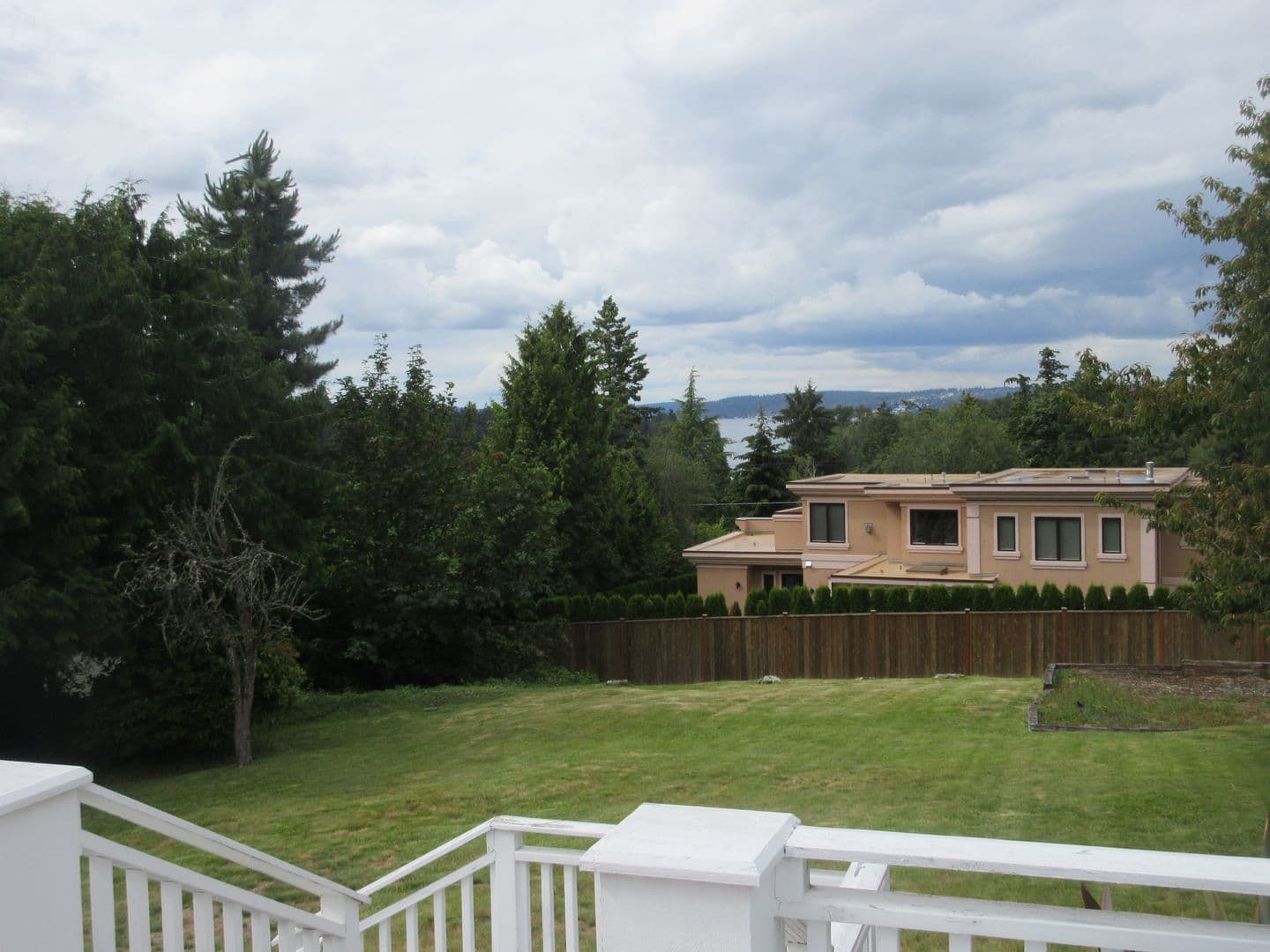 Clyde Hill House: 8831 NE 28th St