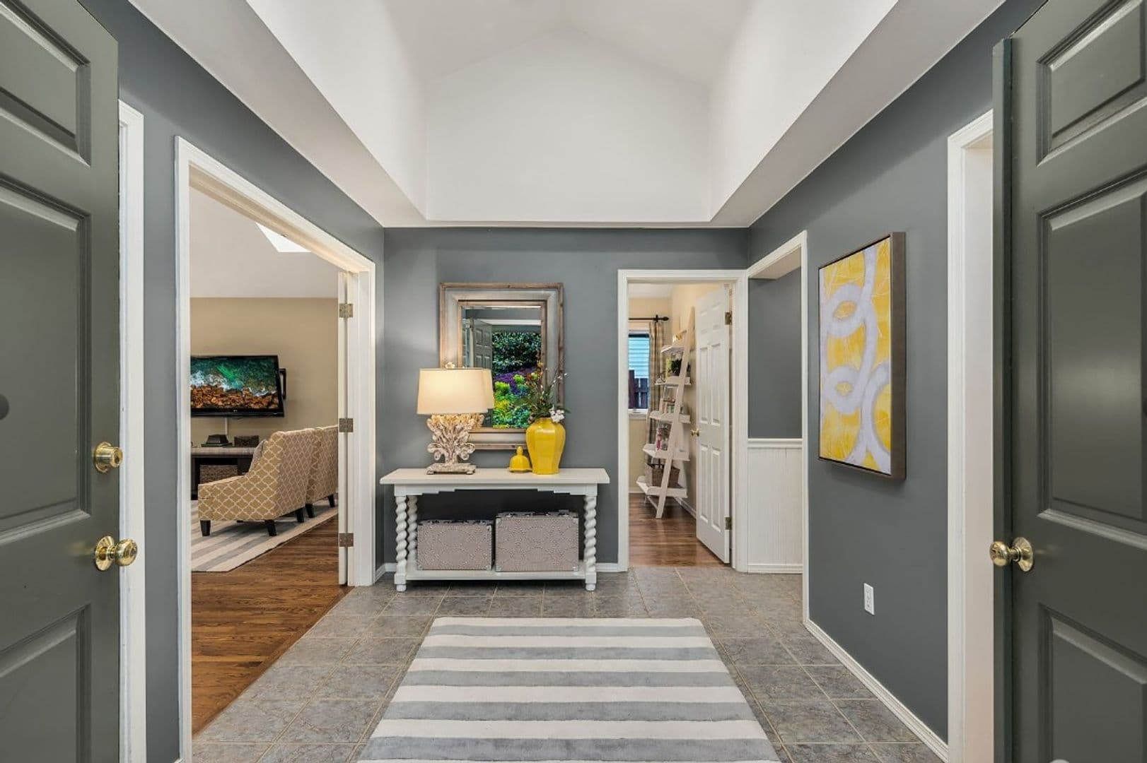 Medina House: 2647 80th Ave NE
