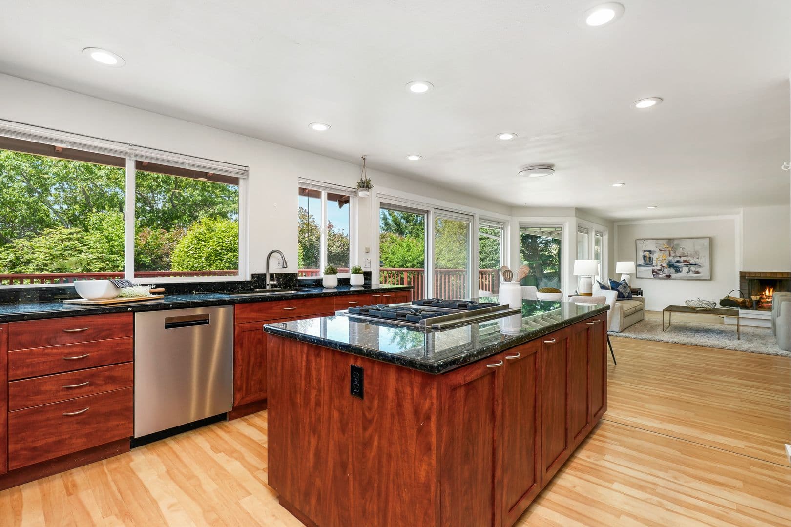 Clyde Hill House: 8808 NE 14th Street