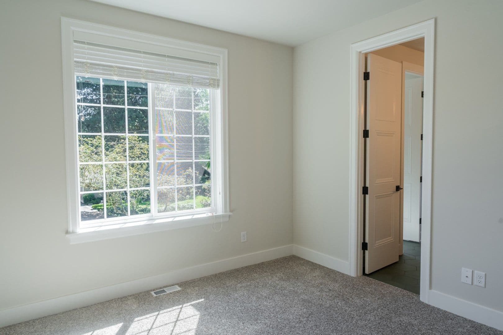 Kirkland House: 10420 NE 112th St