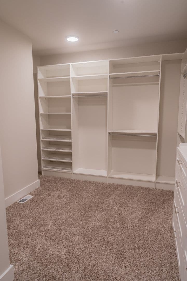 Kirkland House: 10420 NE 112th St