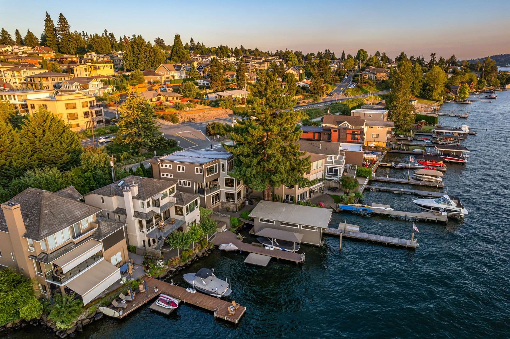 Renton House: 3711 Lake Washington Blvd N