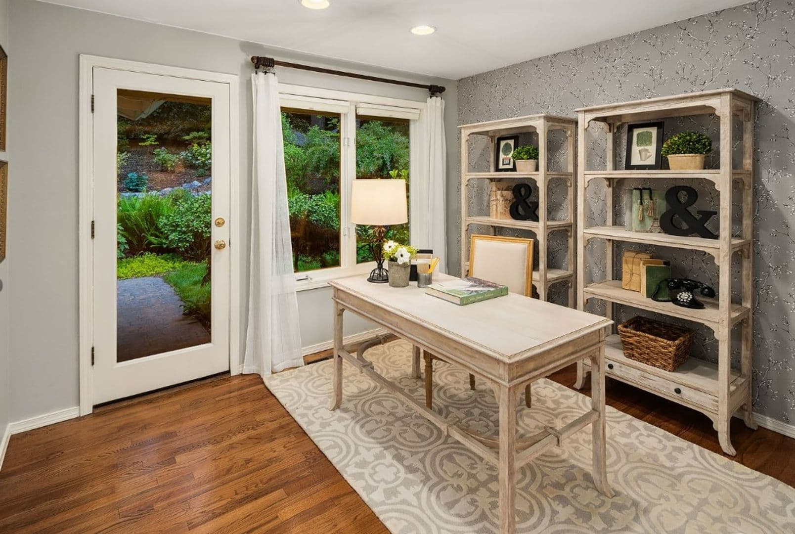 Medina House: 2647 80th Ave NE