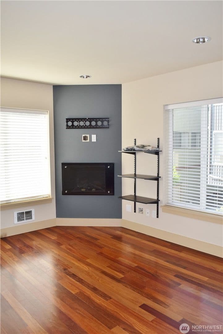 Seattle Townhome: 935 N 98th Street #A