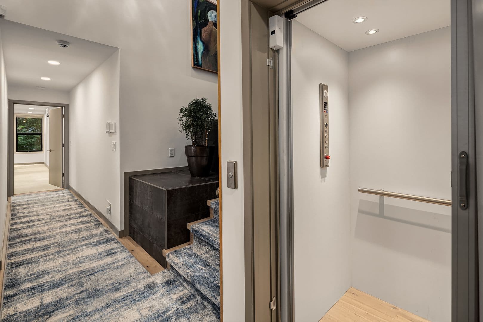 Mercer Island House: 3840 E Mercer Way
