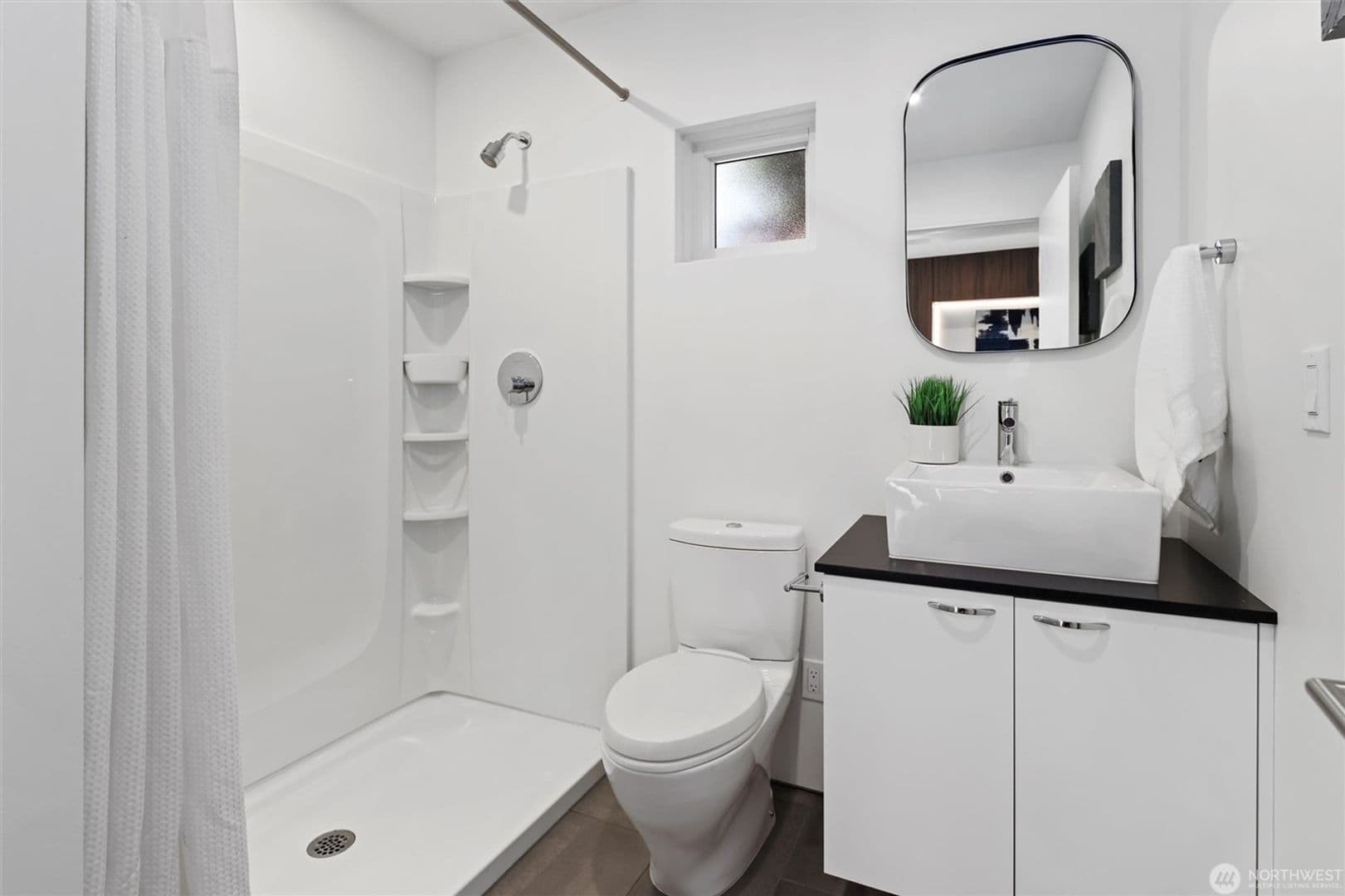 Kirkland House: 6304 Lakeview Drive