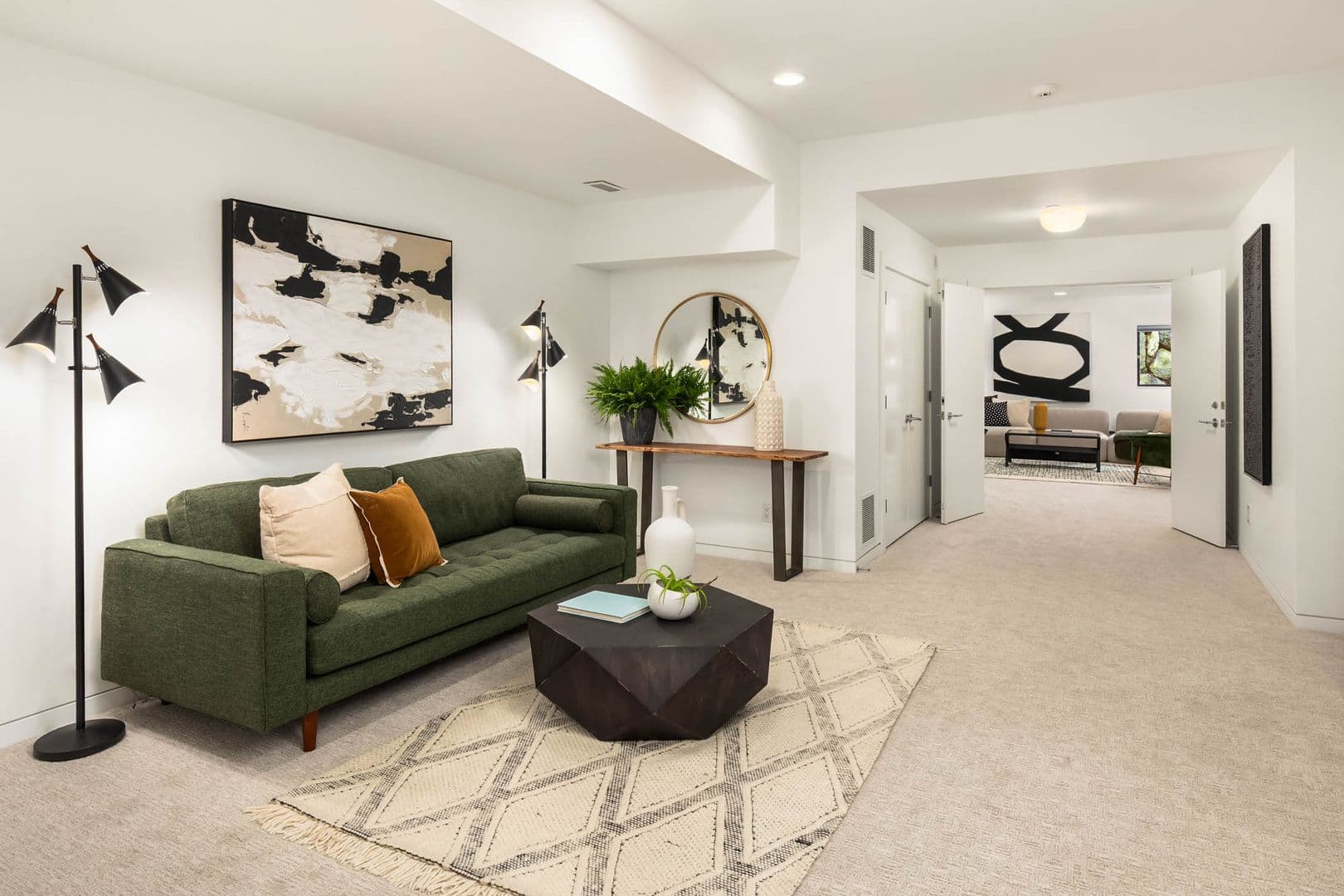 Yarrow Point House: 4218 92nd Avenue NE