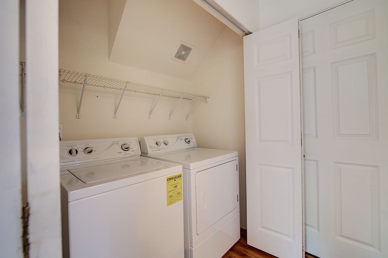 Everett House: 4919 148th Place SE