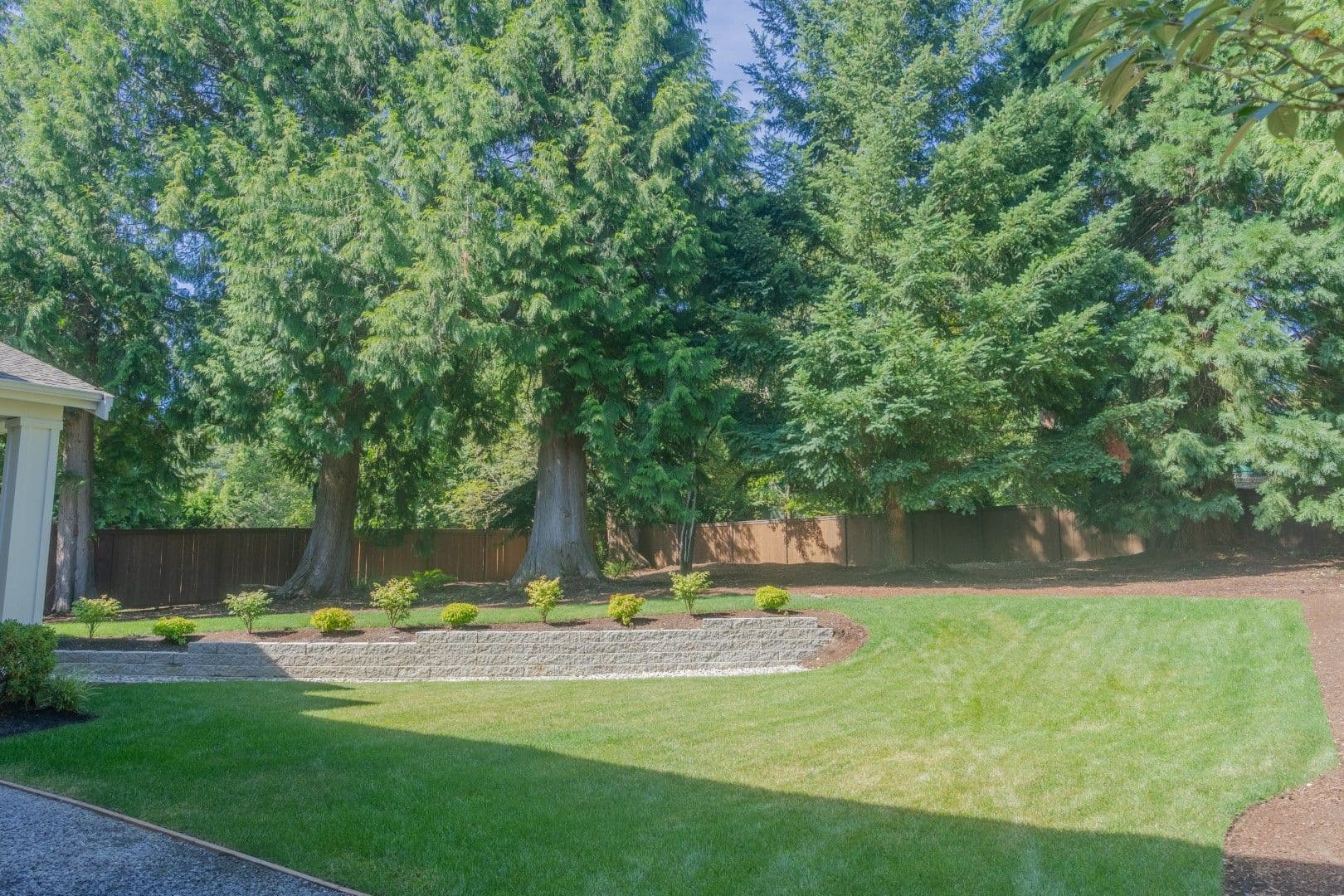 Kirkland House: 10420 NE 112th St