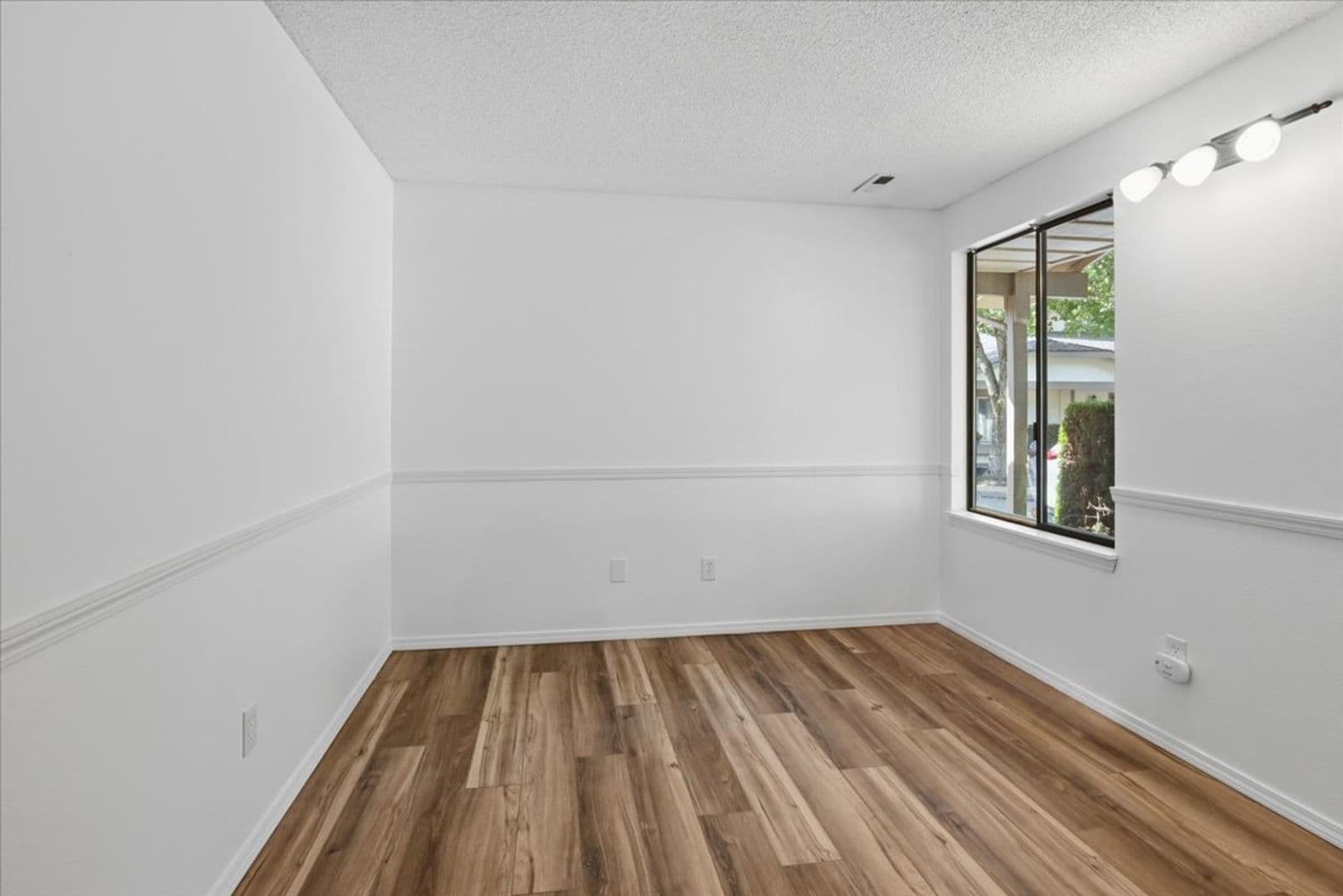 Mill Creek Condo: 16006 Village Green Drive #A