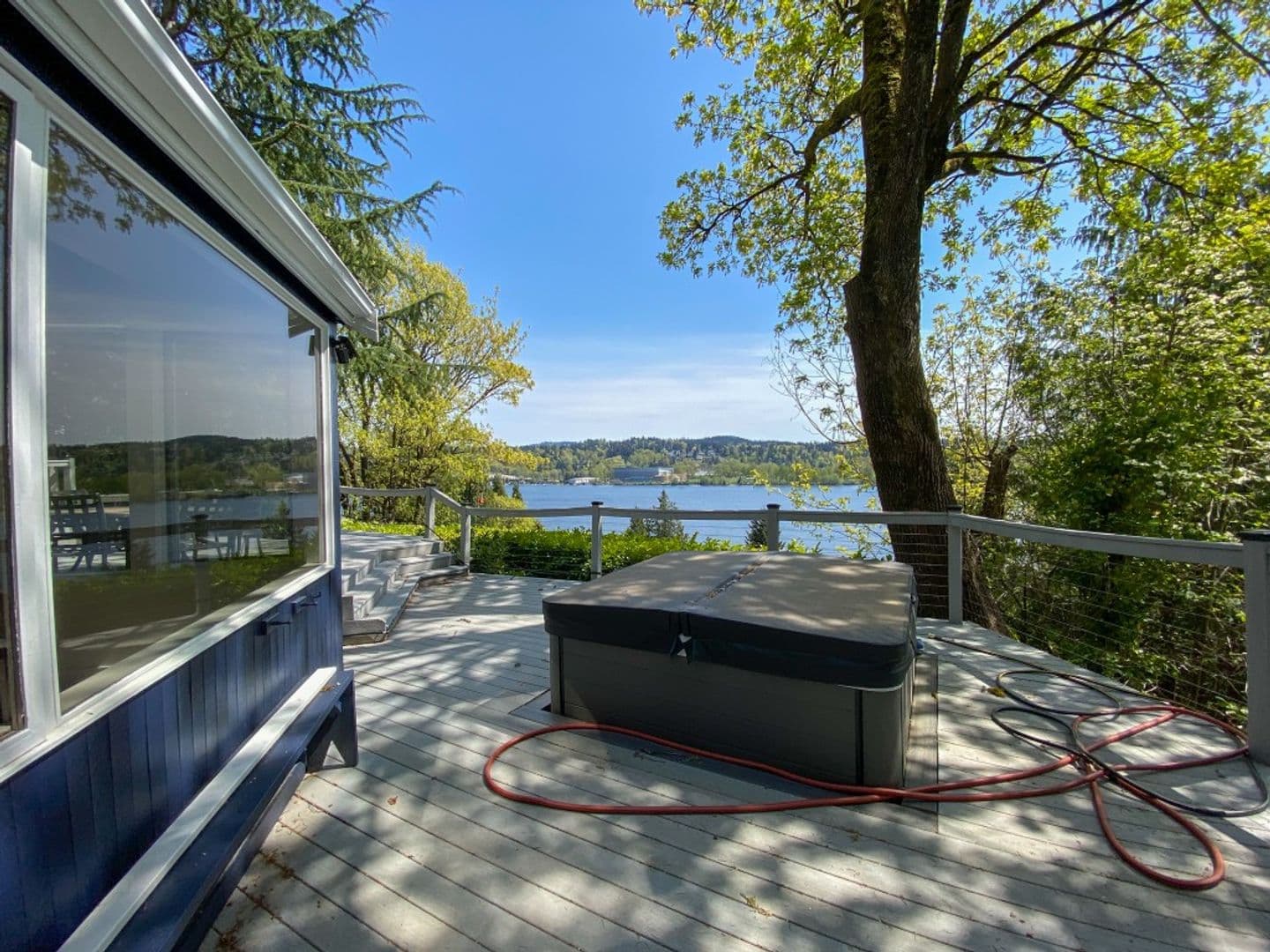 Mercer Island House: 7255 East Mercer Way