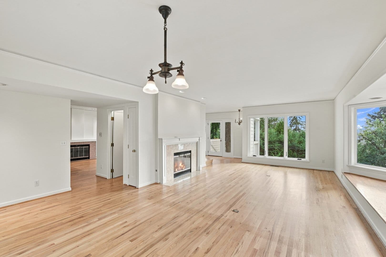 Mercer Island House: 8239 E Mercer Way
