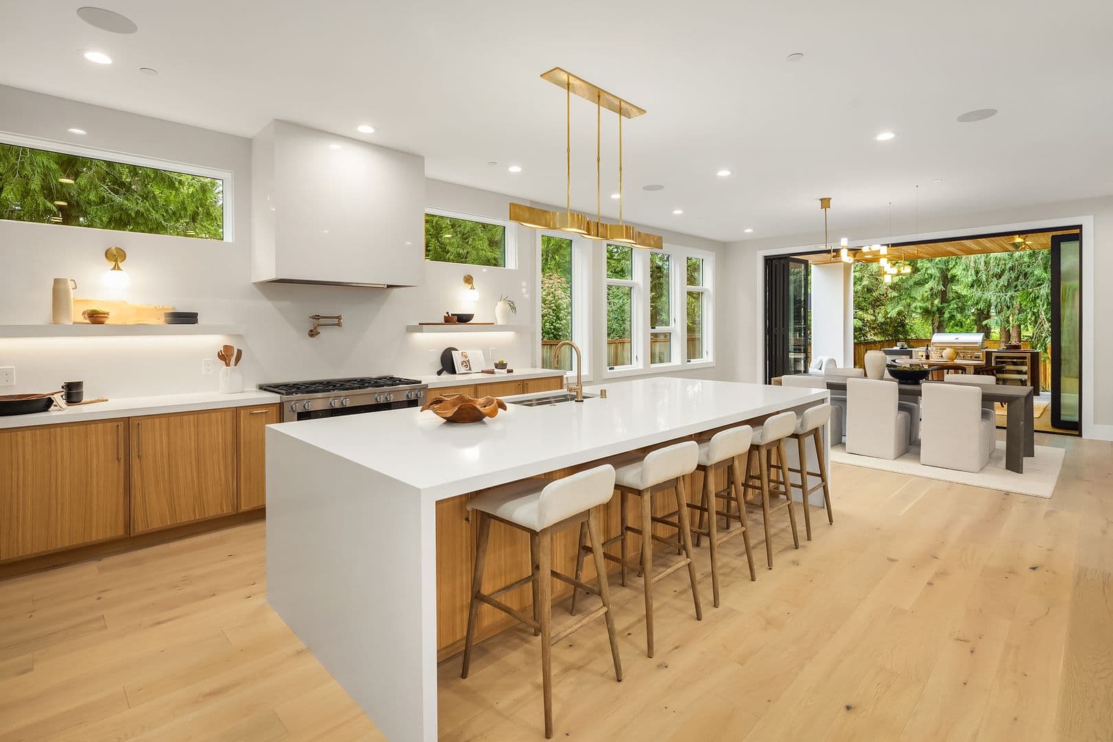 Medina House: 2436 82nd Avenue NE