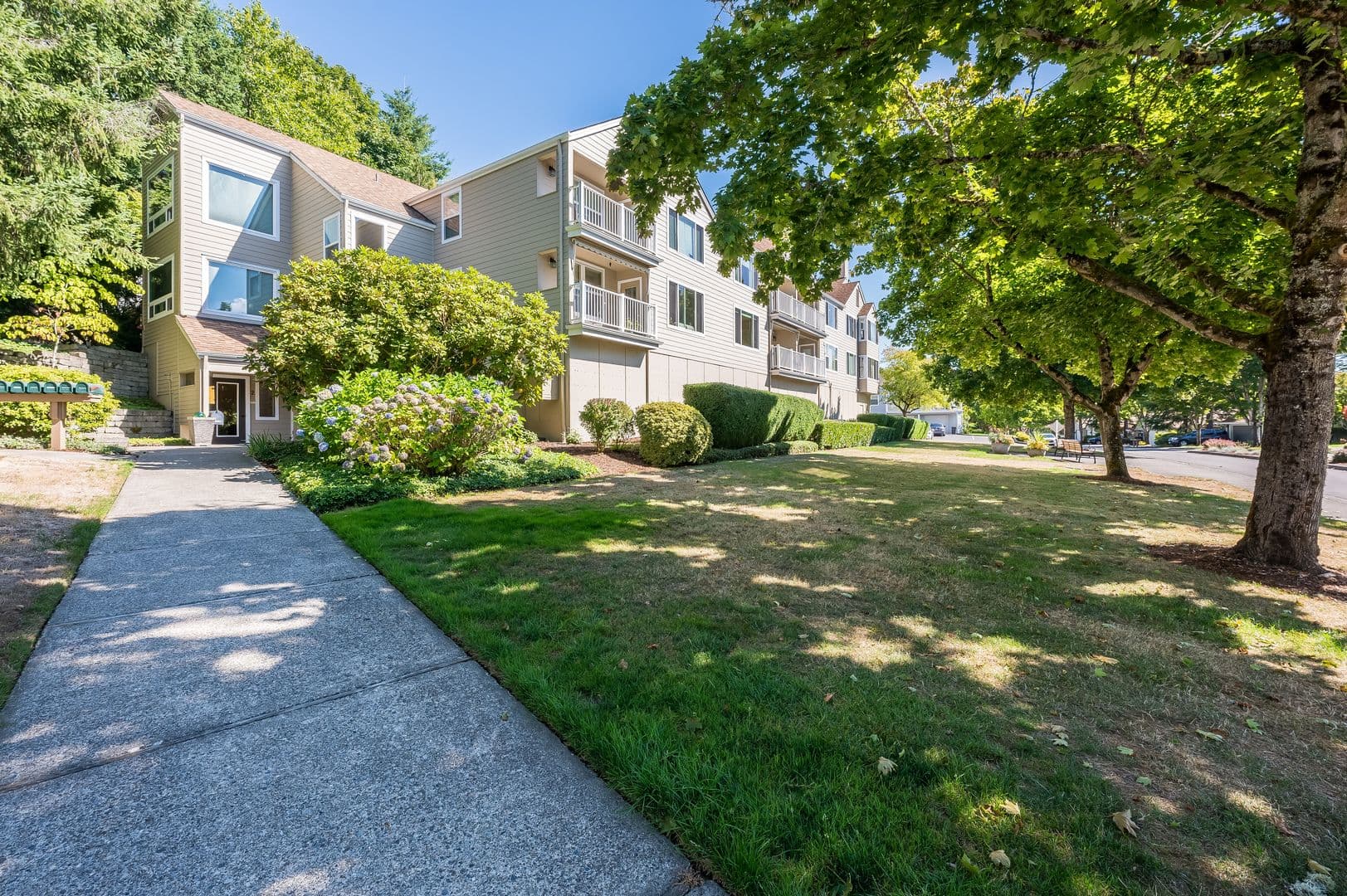 Issaquah Condo: 4152 Providence Point Dr SE #104