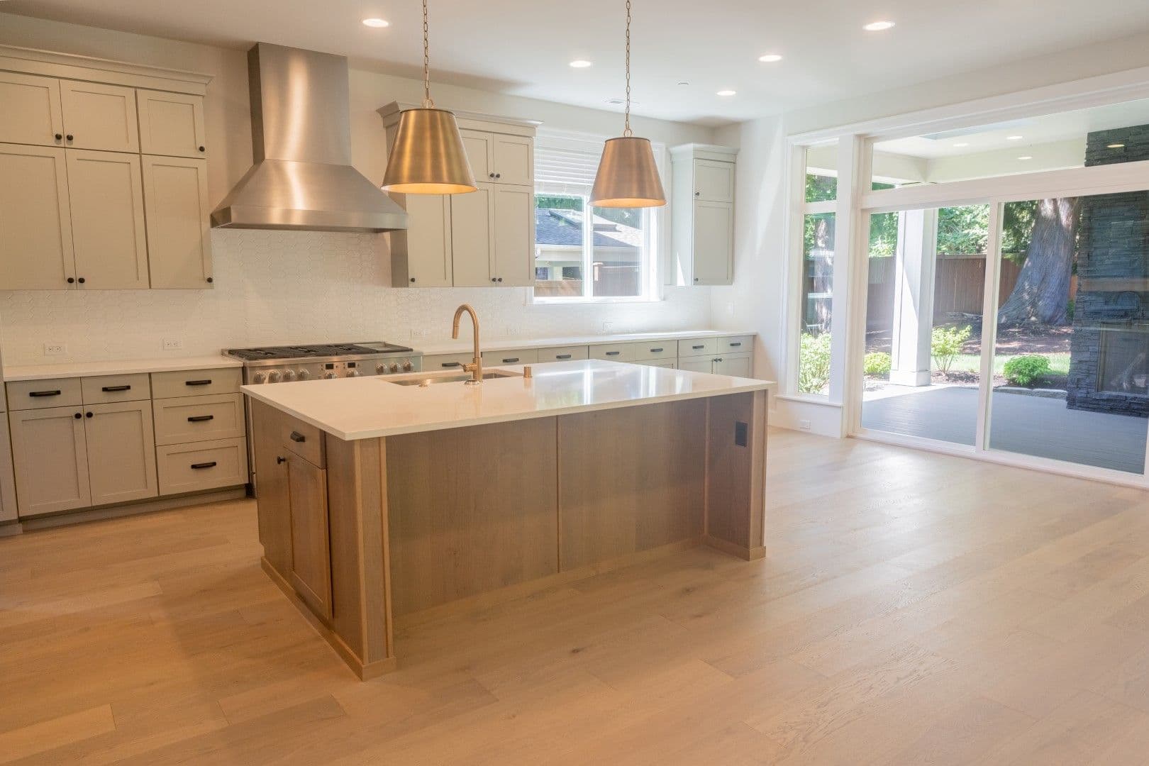 Kirkland House: 10420 NE 112th St