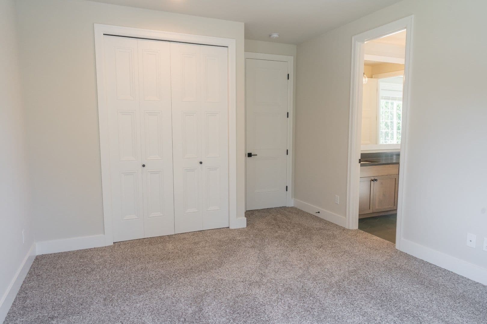 Kirkland House: 10420 NE 112th St