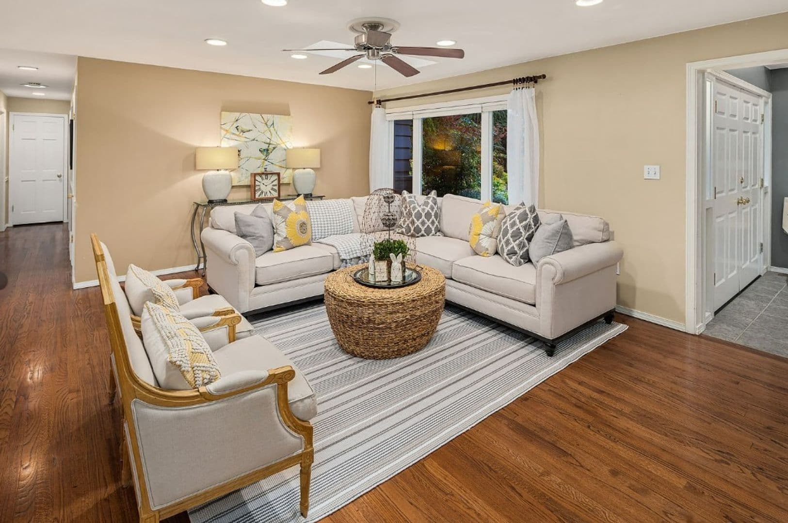 Medina House: 2647 80th Ave NE
