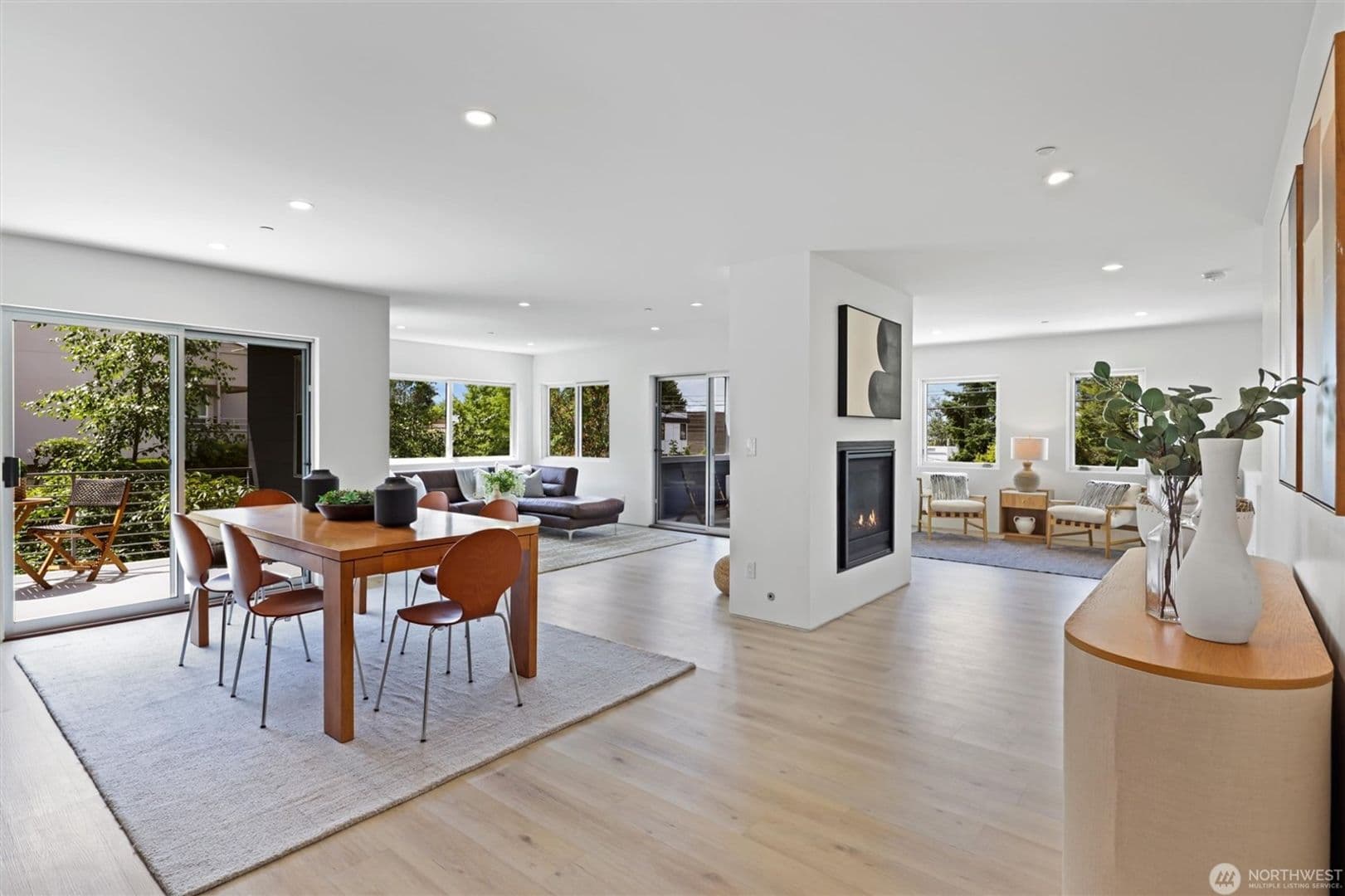 Kirkland House: 6304 Lakeview Drive