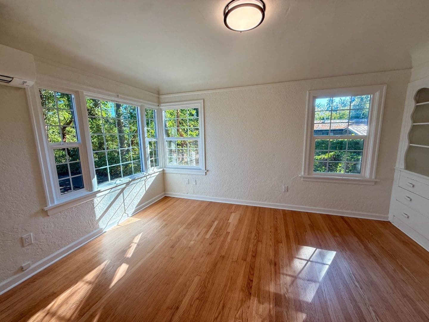 Shoreline House: 641 NW 180th St