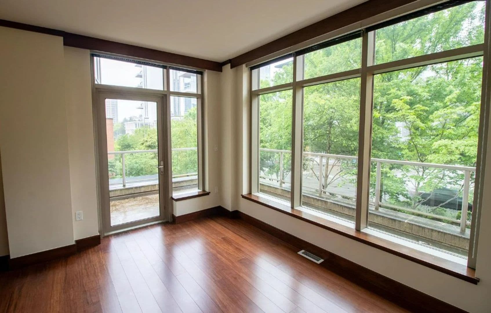 Bellevue Townhome: 10660 NE 9th Place