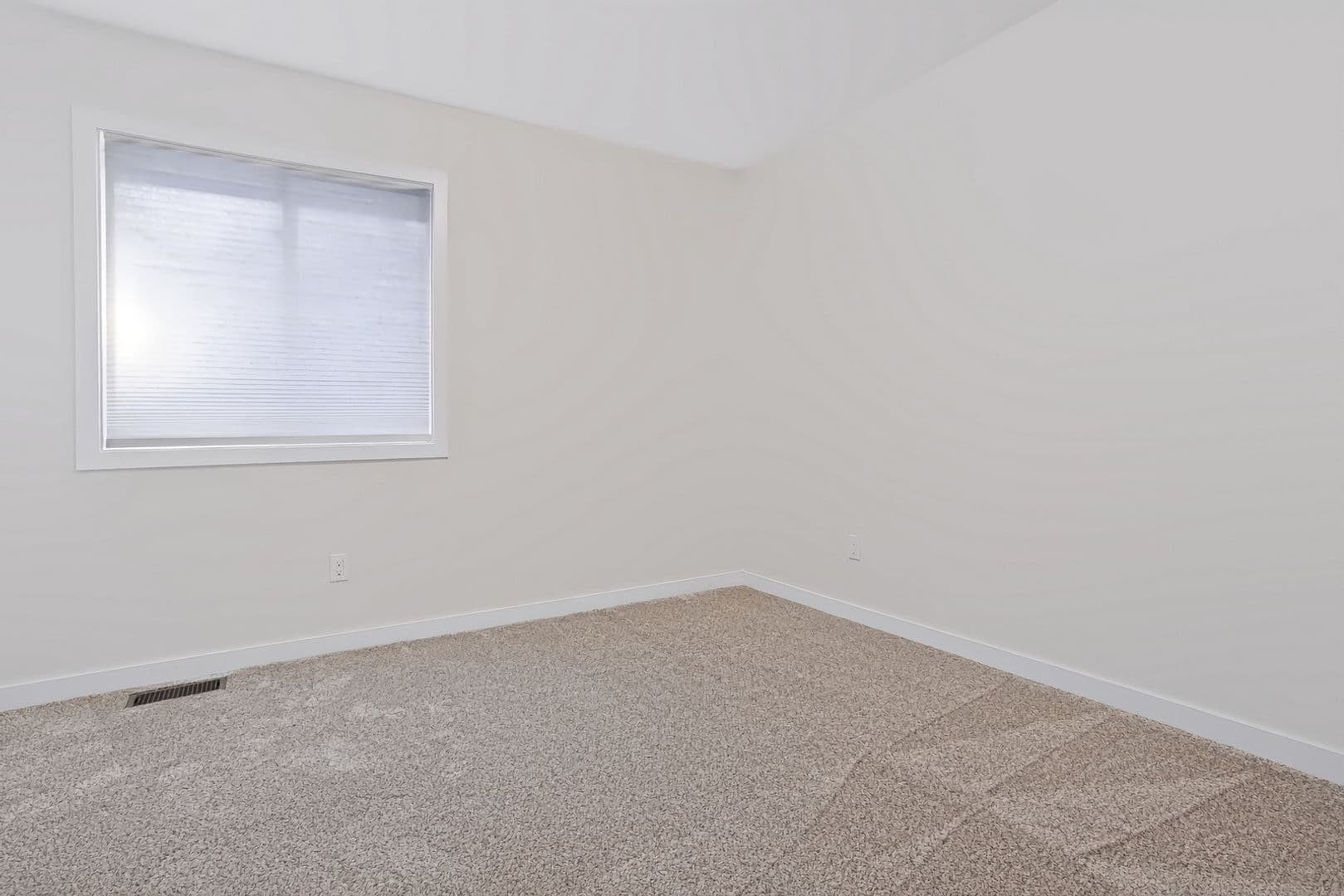 Kirkland House: 10418 114th Place NE