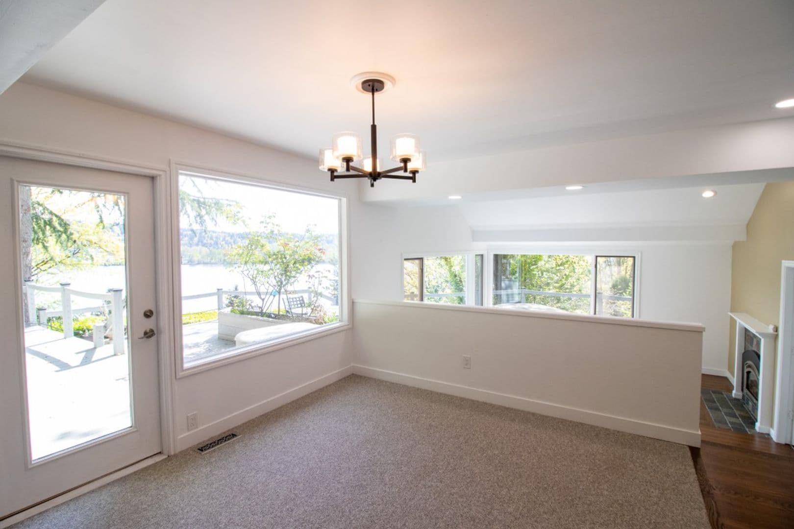 Mercer Island House: 7255 East Mercer Way