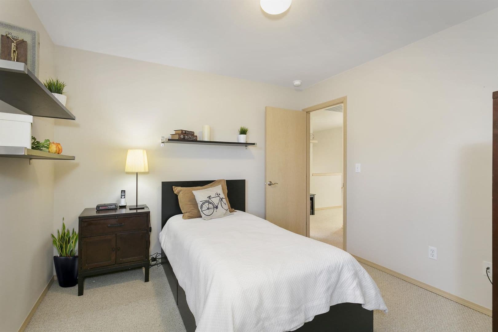 Snoqualmie House: 36518 SE Woody Creek Lane