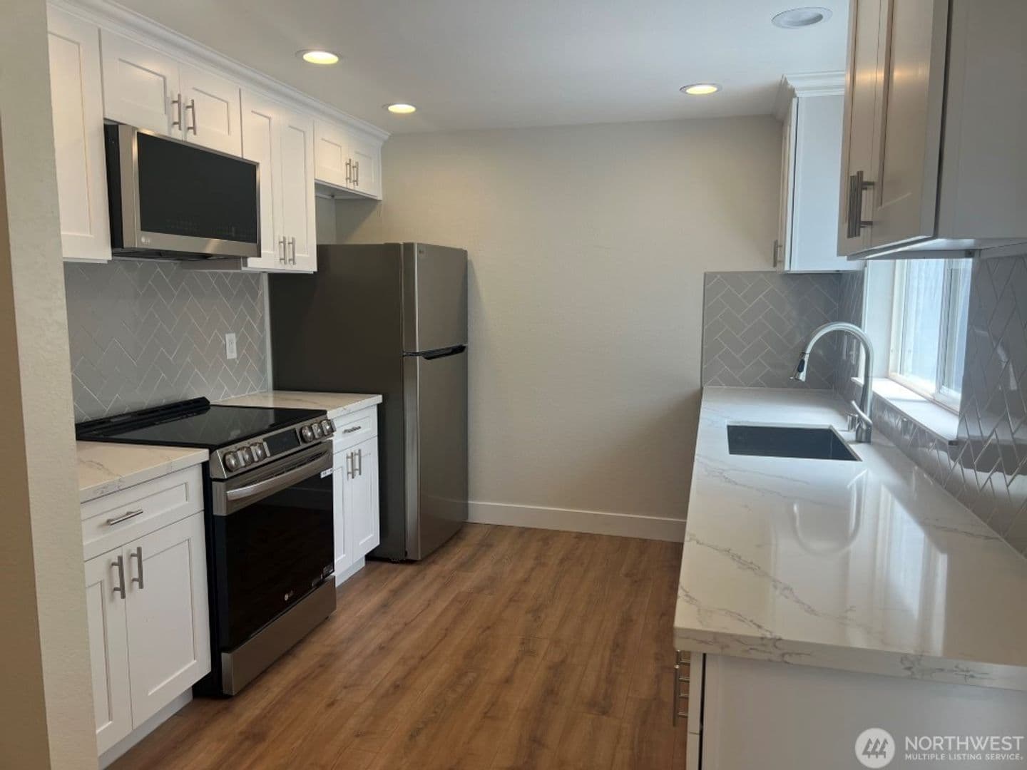 Bellevue Apartment: 14309 NE 7th Place