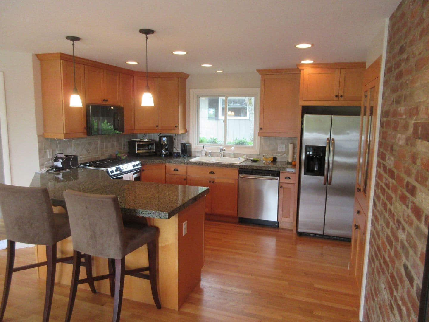 Clyde Hill House: 8831 NE 28th St