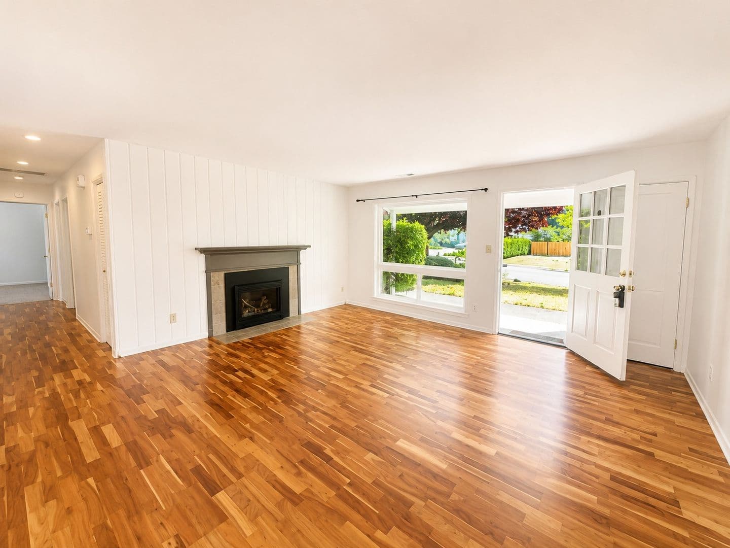 Bellevue House: 10424 NE 17th Street