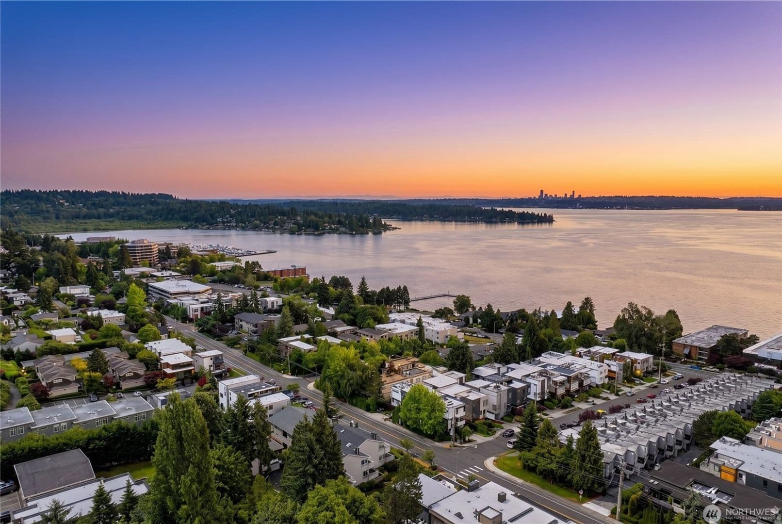 Kirkland House: 6304 Lakeview Drive