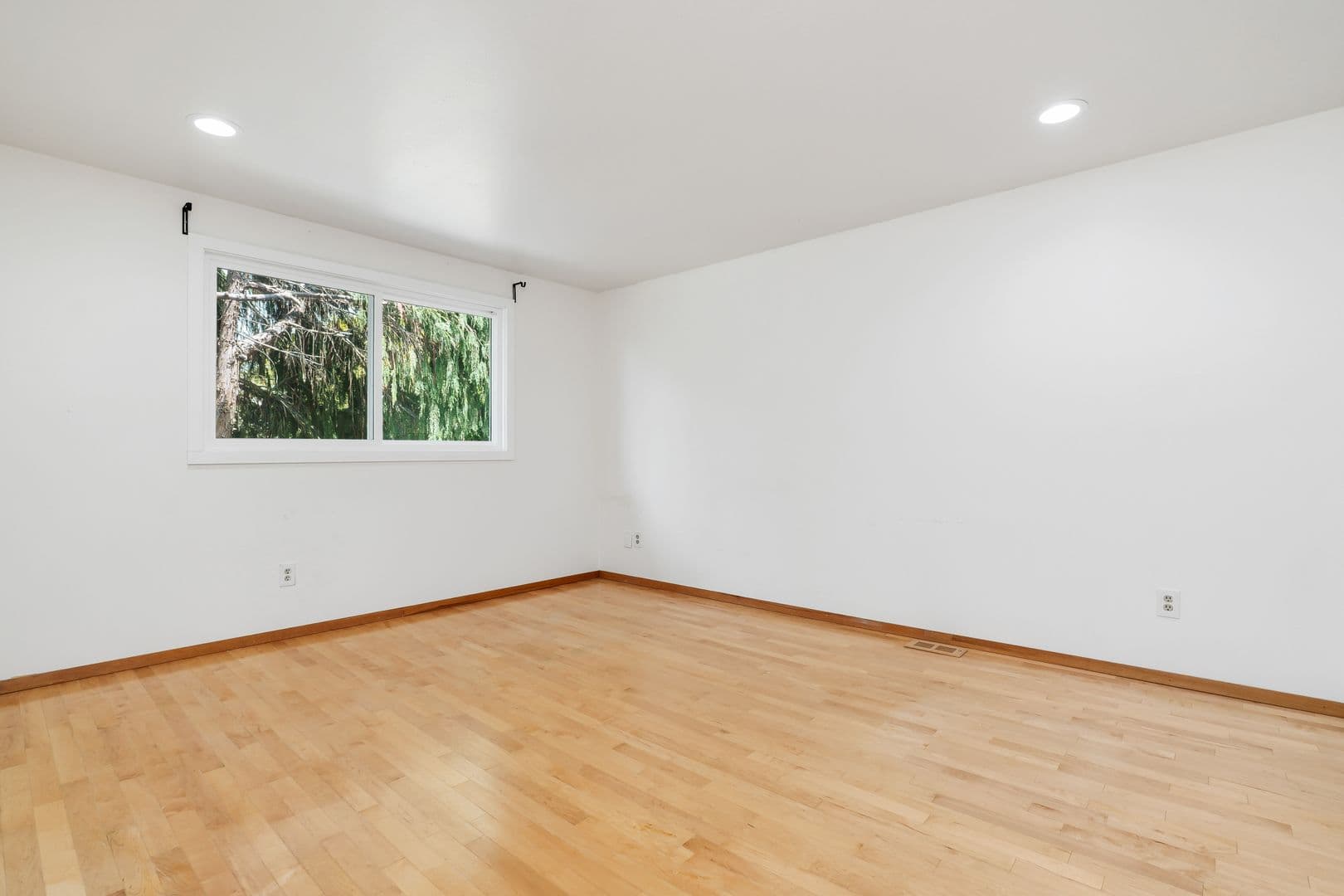 Clyde Hill House: 8808 NE 14th Street