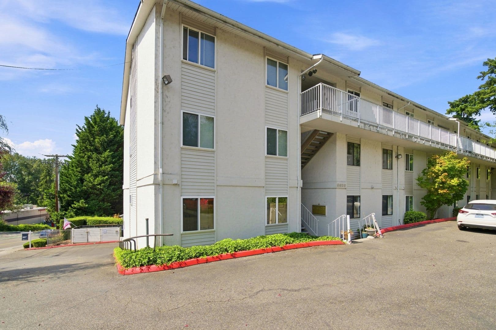 Kirkland Condo: 9926 NE 116th Street #302