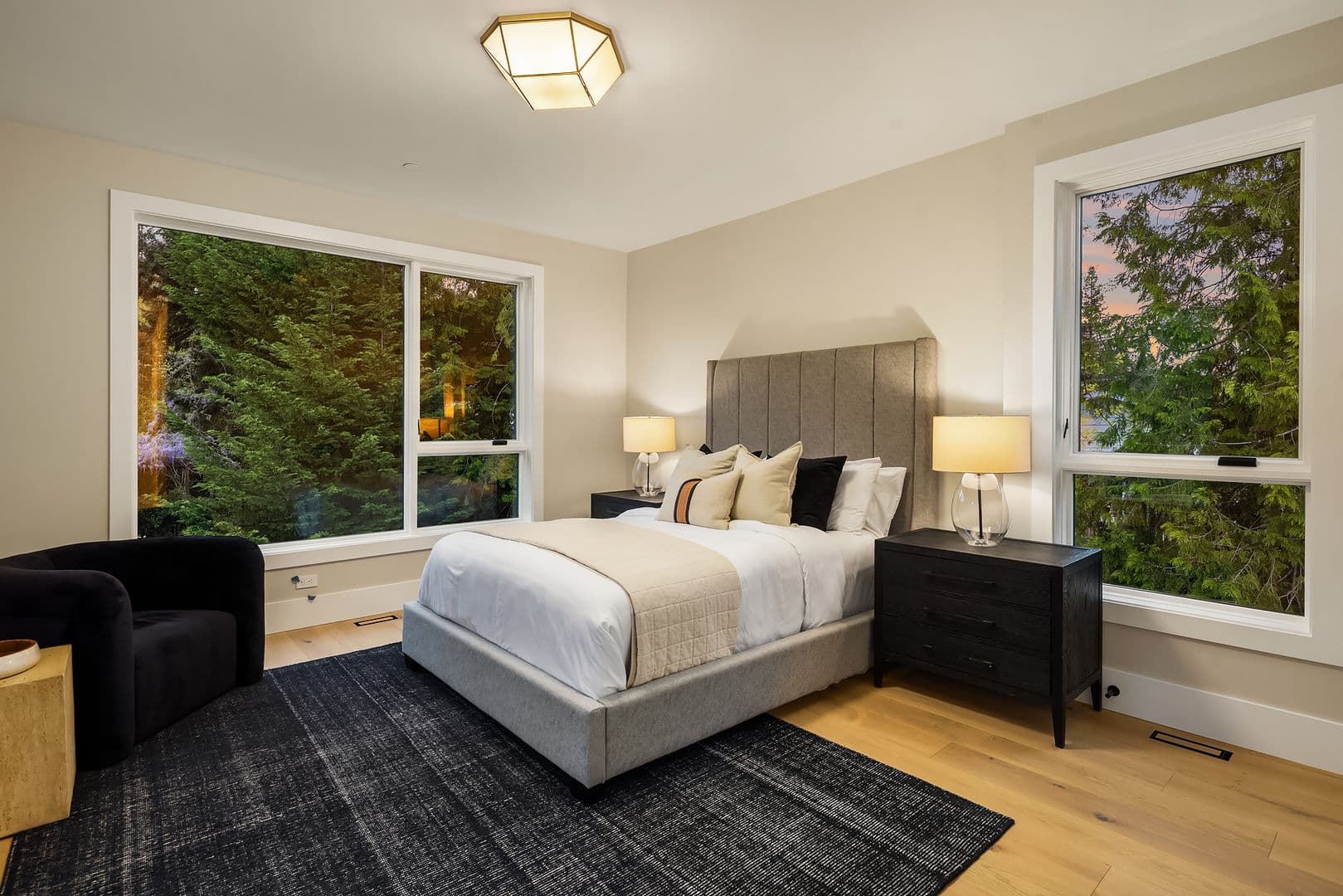 Medina House: 2436 82nd Avenue NE
