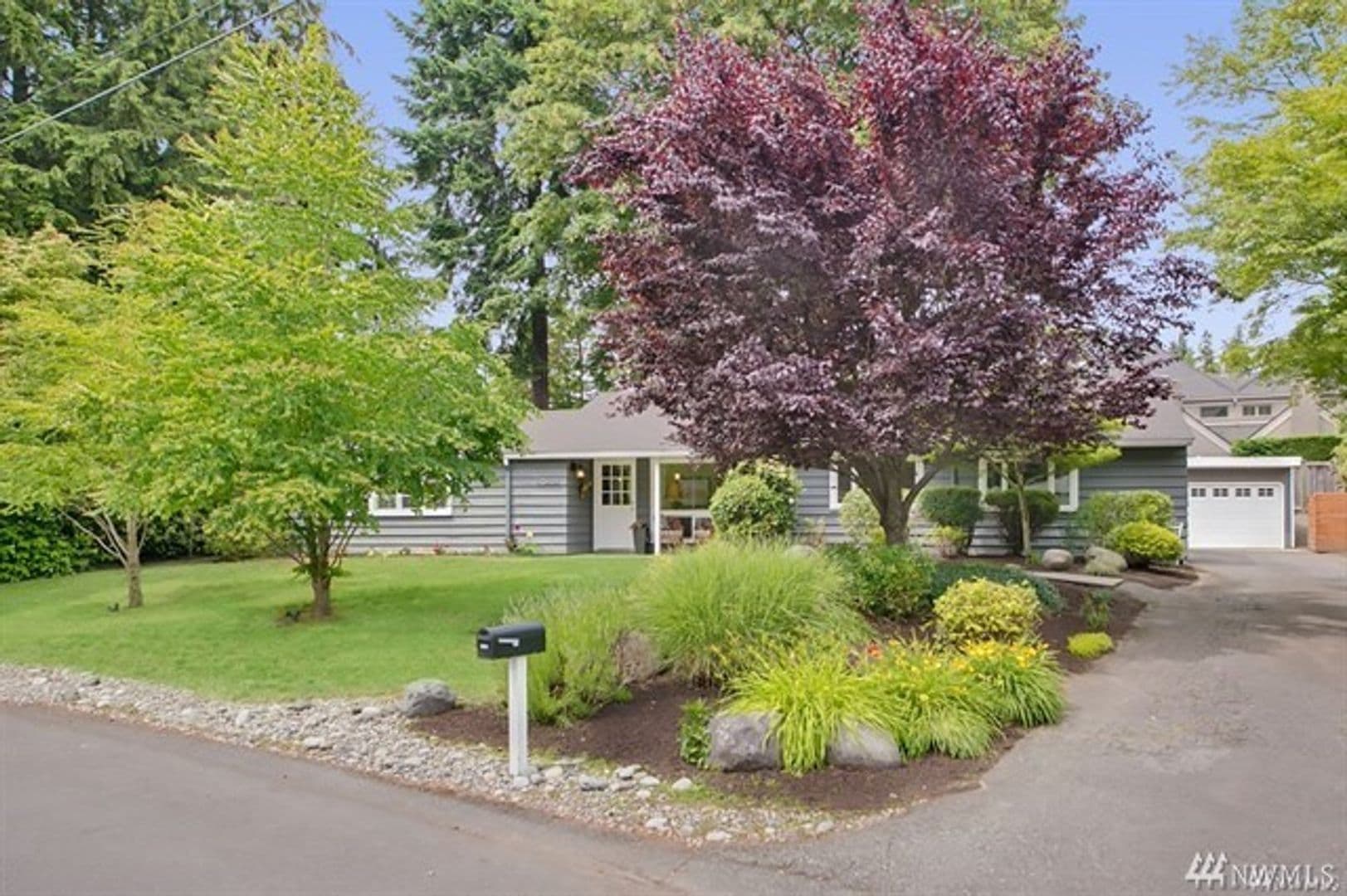 Bellevue House: 10424 NE 17th Street