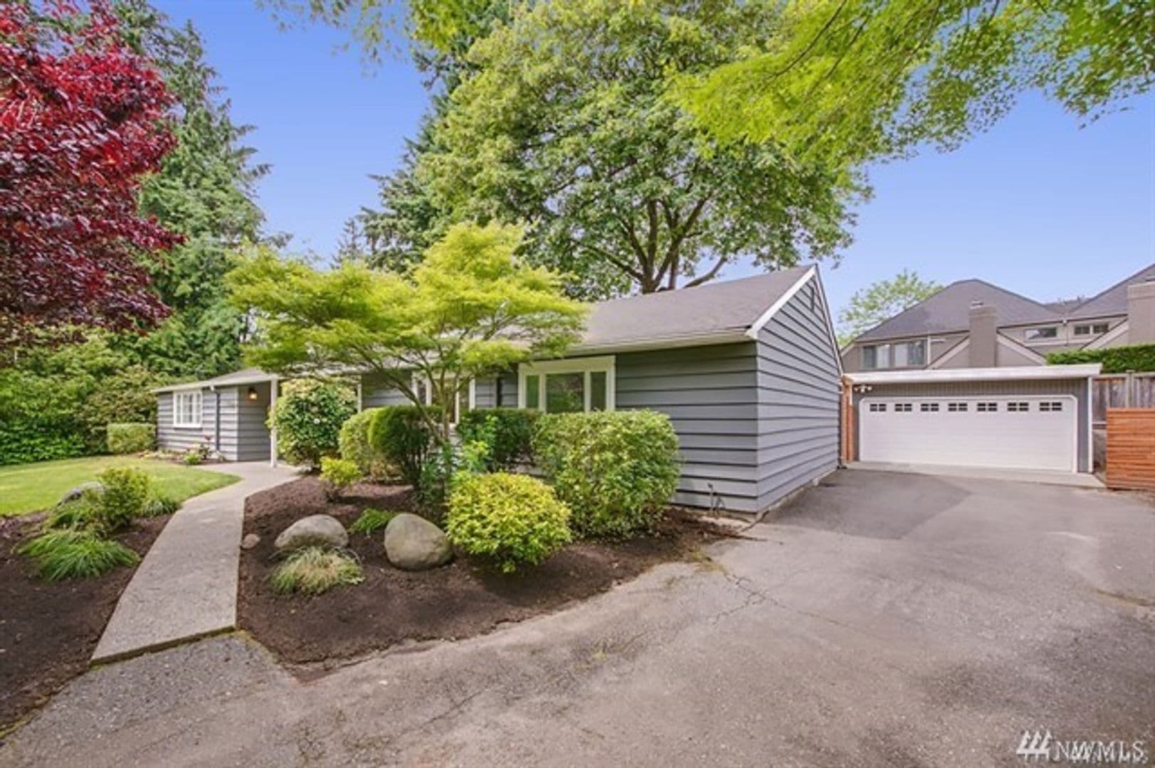 Bellevue House: 10424 NE 17th Street