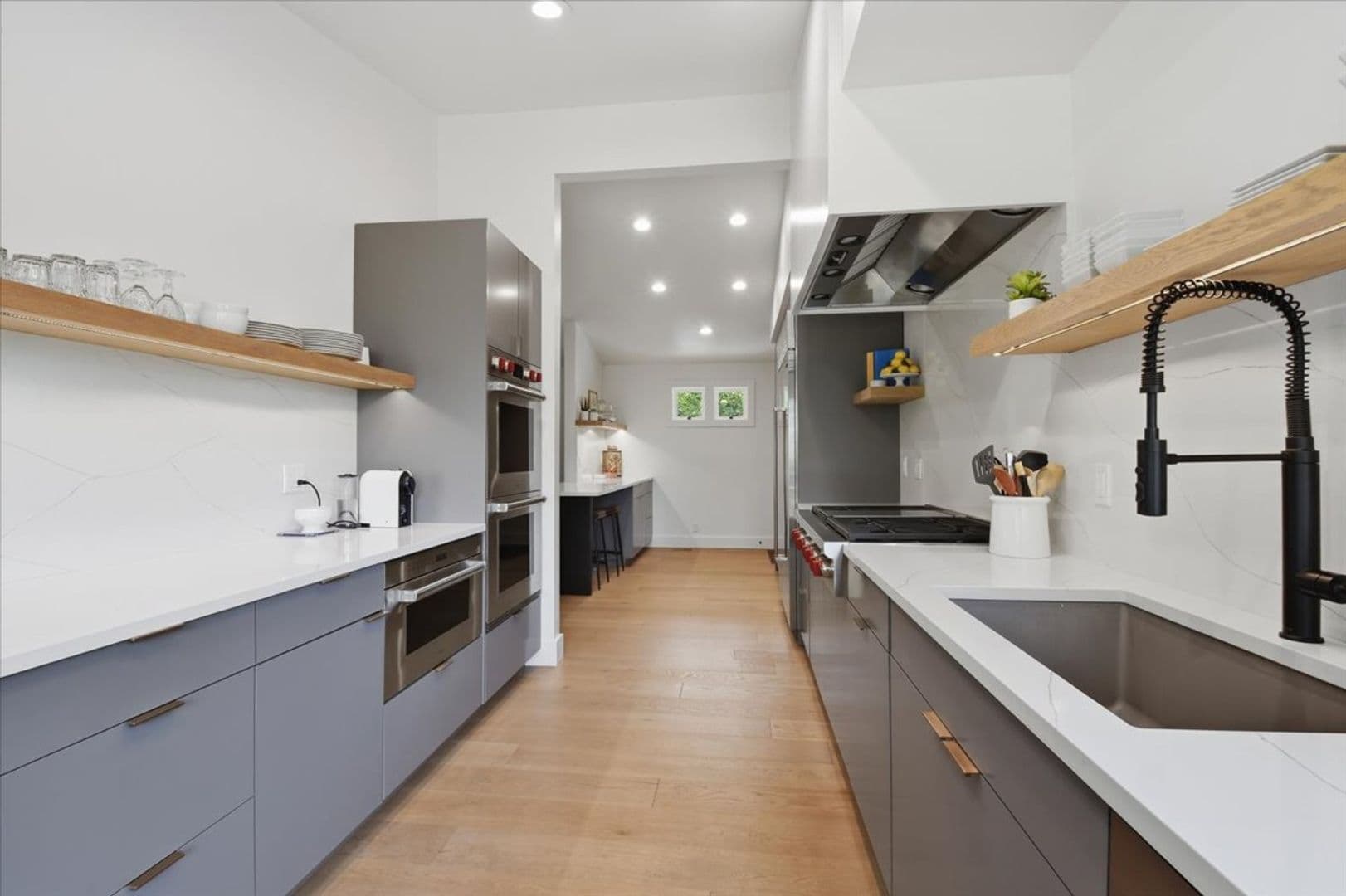 Medina House: 631 84th Avenue NE