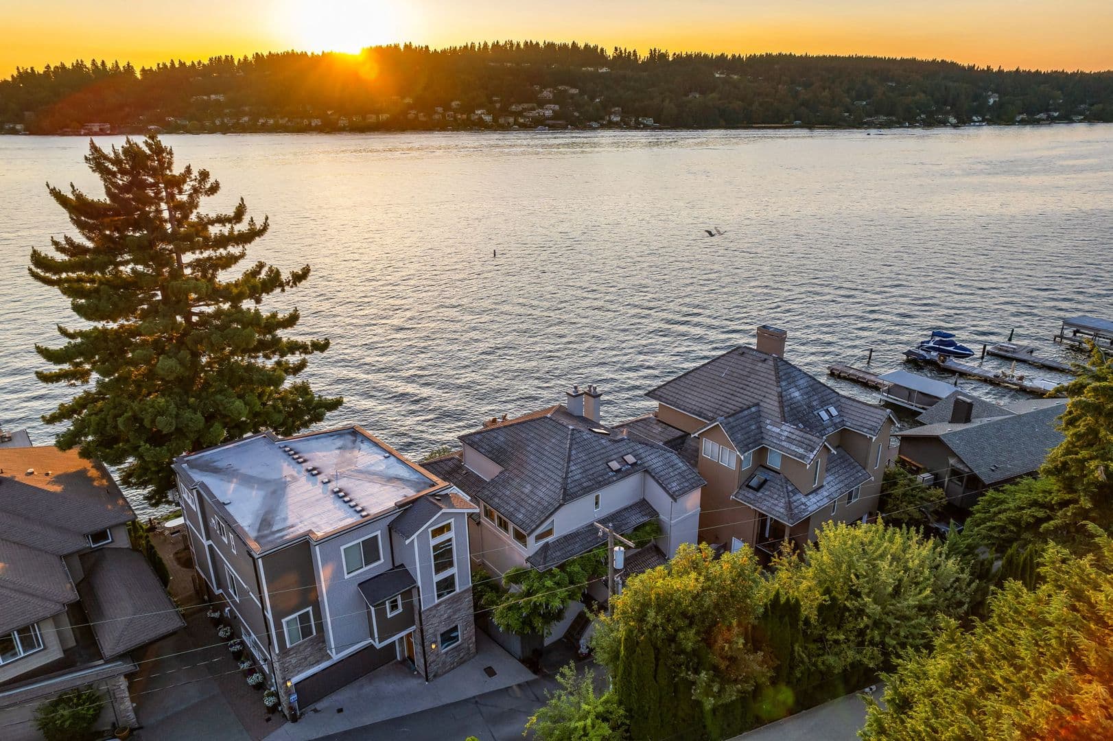 Renton House: 3711 Lake Washington Blvd N
