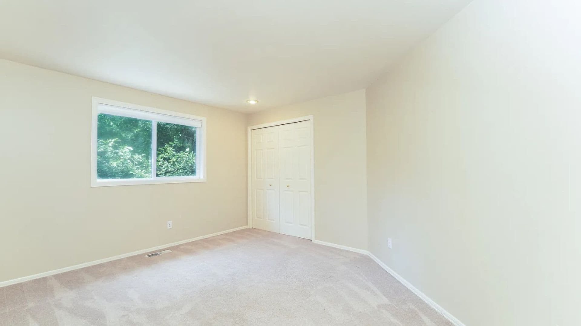 Bellevue House: 16410 SE 56th Place