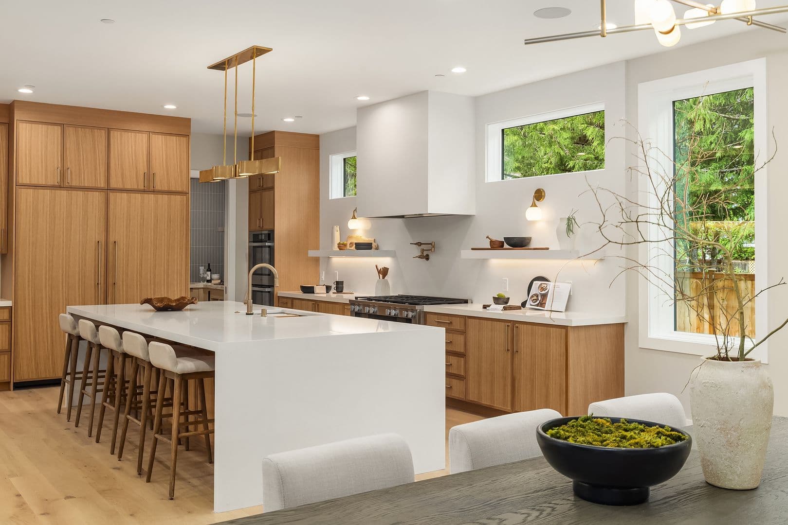Medina House: 2436 82nd Avenue NE