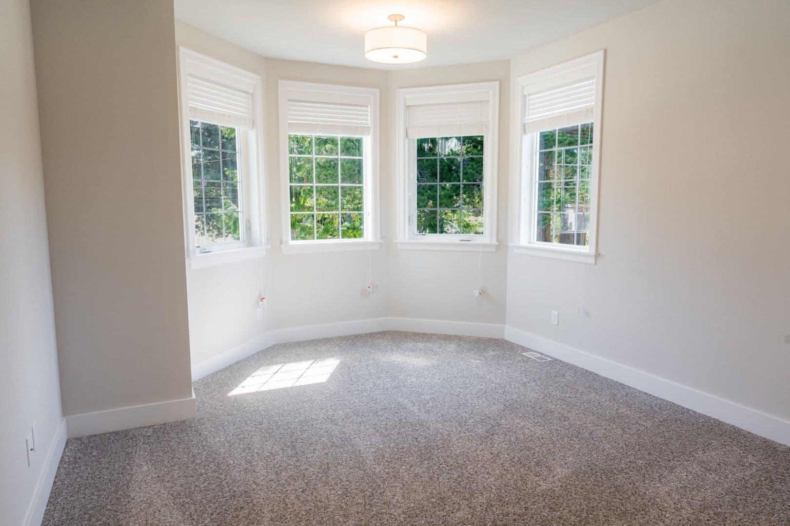 Kirkland House: 10420 NE 112th St