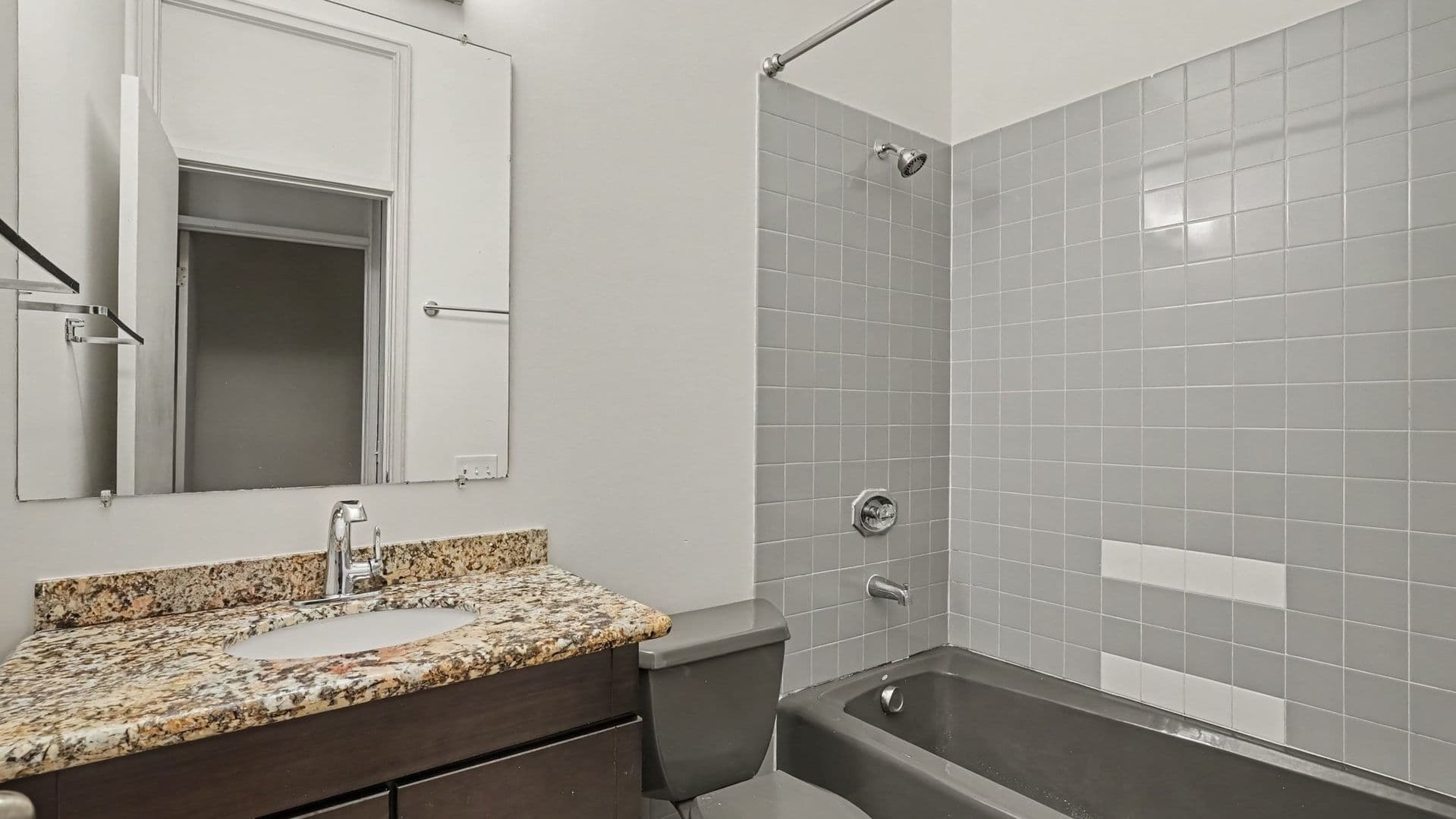Bellevue House: 1121 W Lake Sammamish Pkwy SE