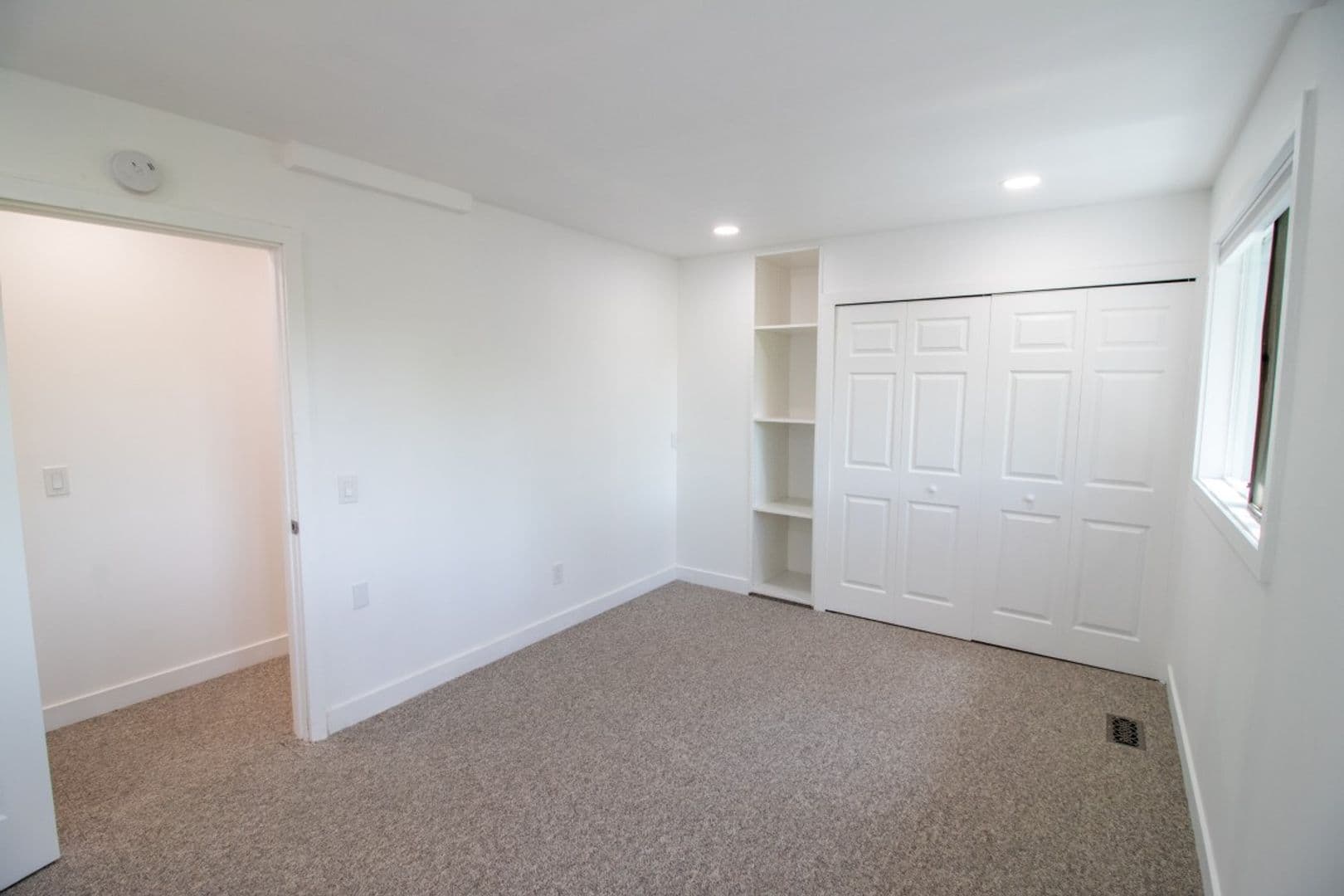 Mercer Island House: 7255 East Mercer Way