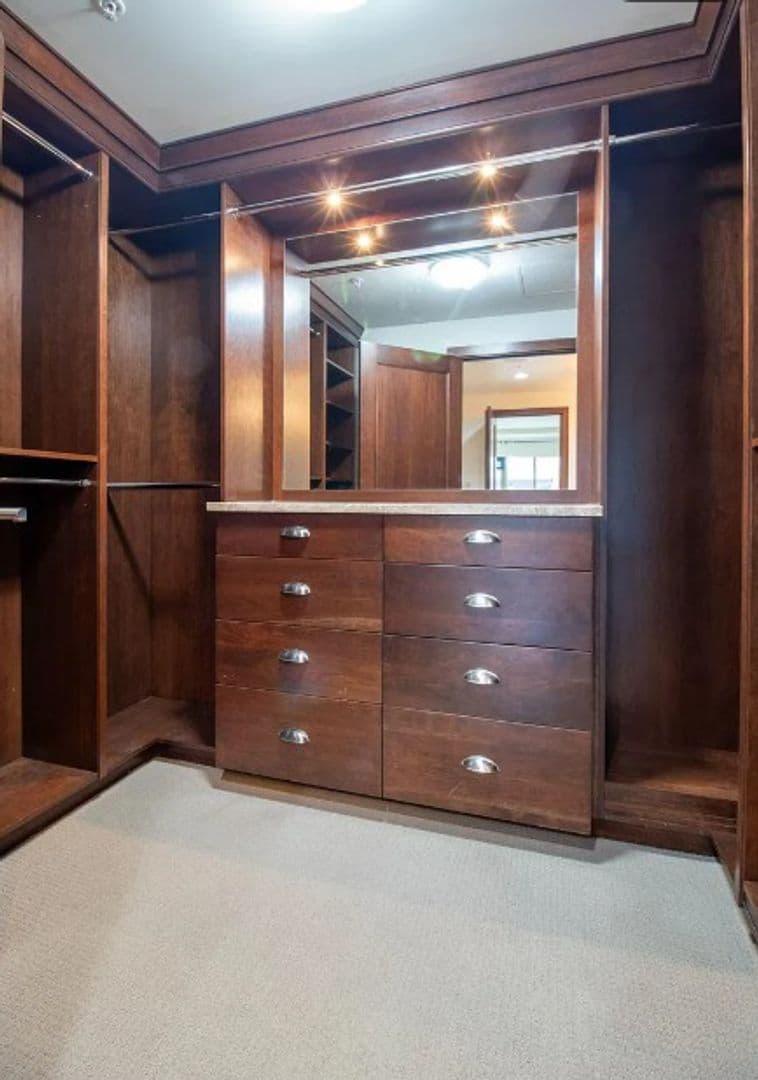 Bellevue Townhome: 10660 NE 9th Place