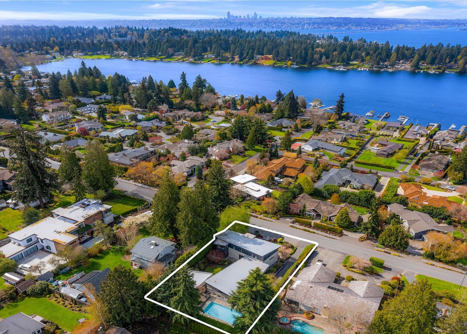 Yarrow Point House: 4218 92nd Avenue NE