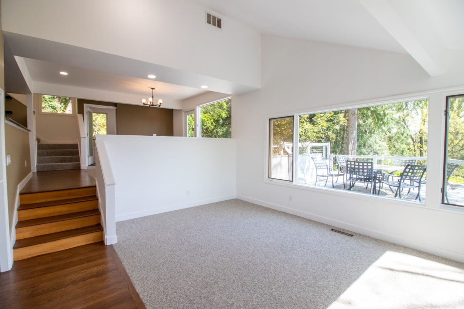 Mercer Island House: 7255 East Mercer Way